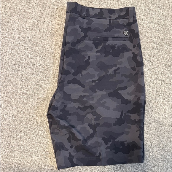 G/FORE Dark Gray Camo Flat Front Shorts - Picture 4 of 4